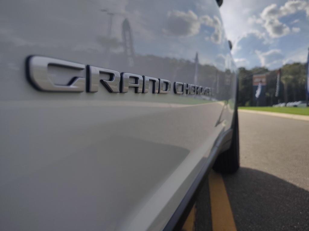 new 2025 Jeep Grand Cherokee car, priced at $38,849