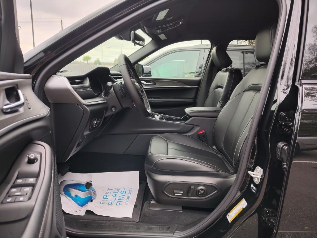 new 2025 Jeep Grand Cherokee L car, priced at $49,883