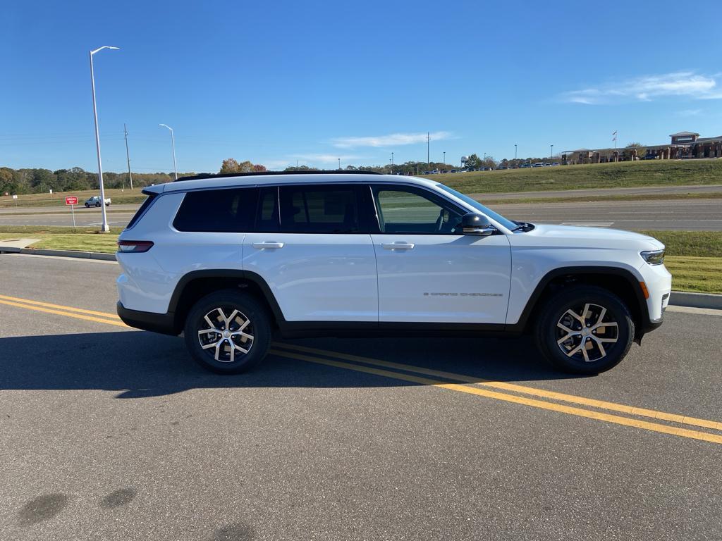 new 2025 Jeep Grand Cherokee L car, priced at $47,726