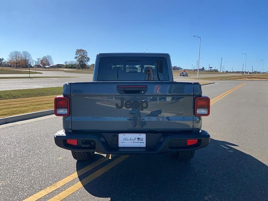 new 2025 Jeep Gladiator car, priced at $40,682