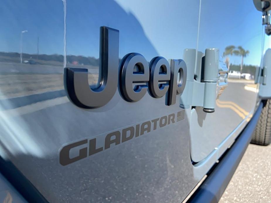 new 2025 Jeep Gladiator car, priced at $40,682