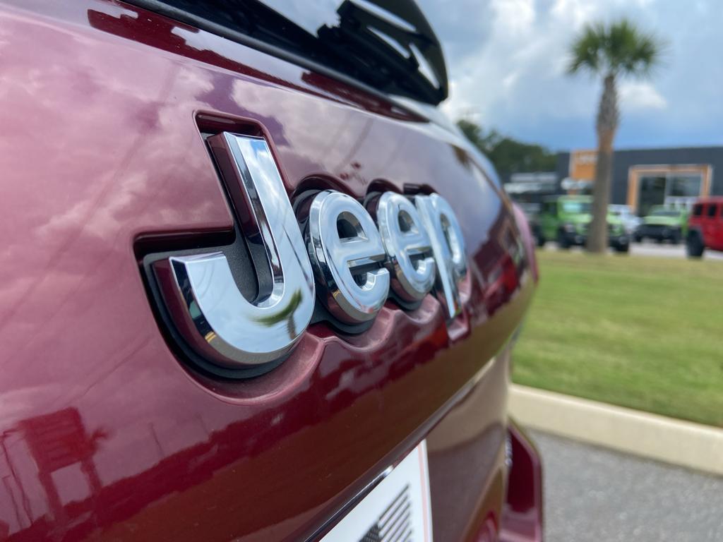 used 2021 Jeep Grand Cherokee car, priced at $27,525