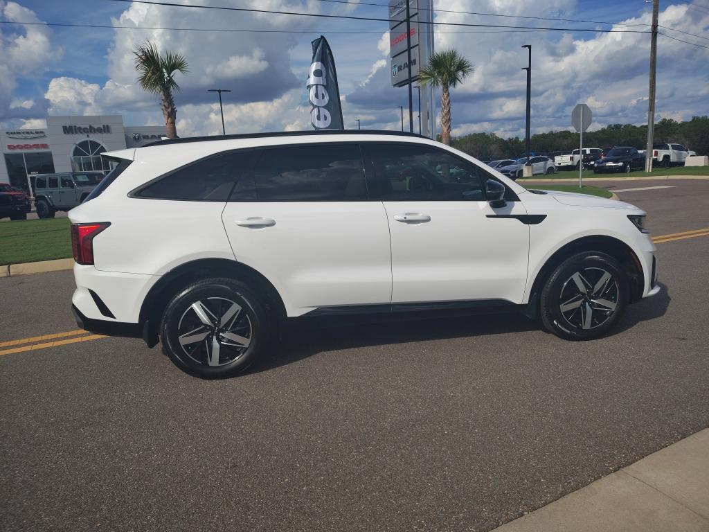 used 2022 Kia Sorento car, priced at $21,232
