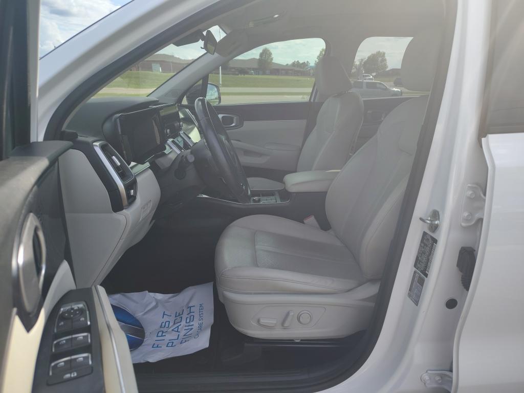 used 2022 Kia Sorento car, priced at $21,232