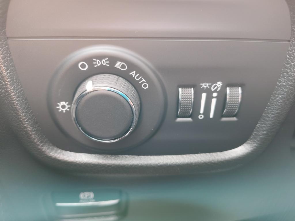 new 2025 Jeep Grand Cherokee car, priced at $39,379