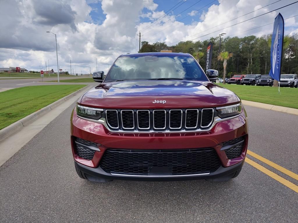 new 2025 Jeep Grand Cherokee car, priced at $39,379