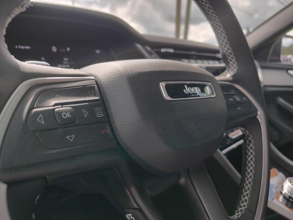 new 2025 Jeep Grand Cherokee car, priced at $39,379