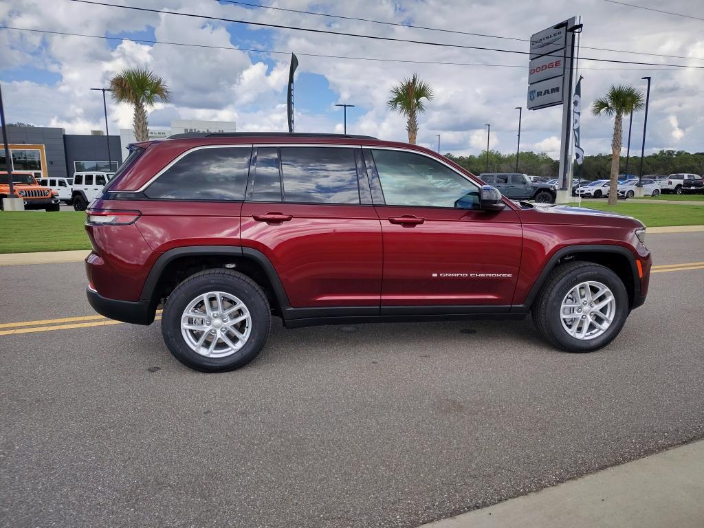 new 2025 Jeep Grand Cherokee car, priced at $39,379
