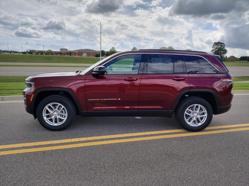 new 2025 Jeep Grand Cherokee car, priced at $39,379