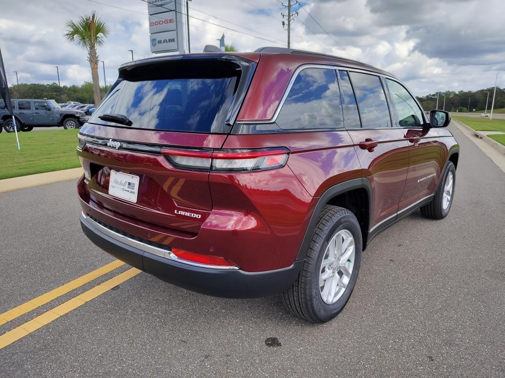 new 2025 Jeep Grand Cherokee car, priced at $39,379