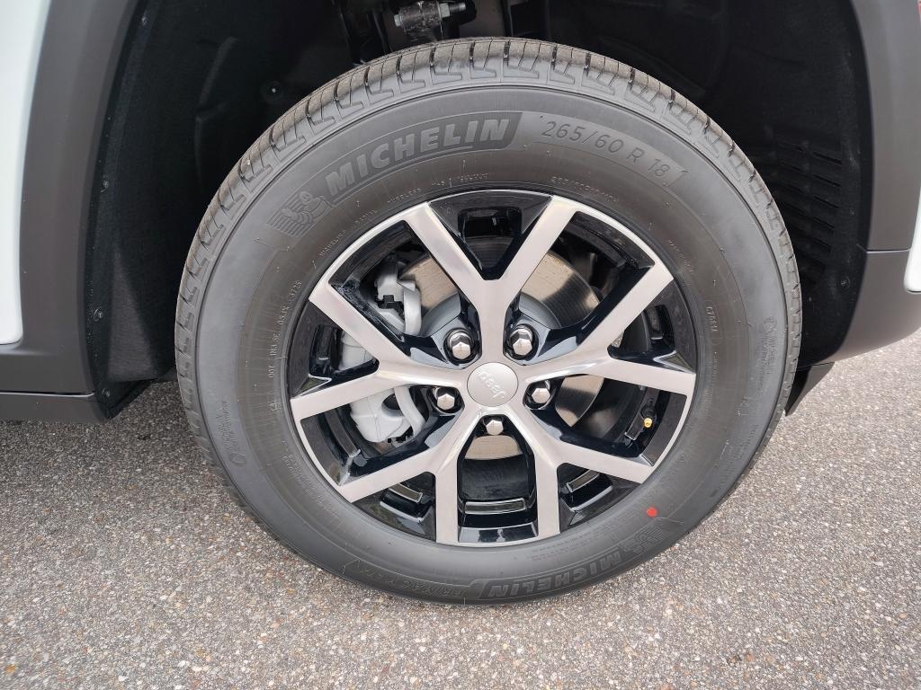 new 2025 Jeep Grand Cherokee car, priced at $41,240