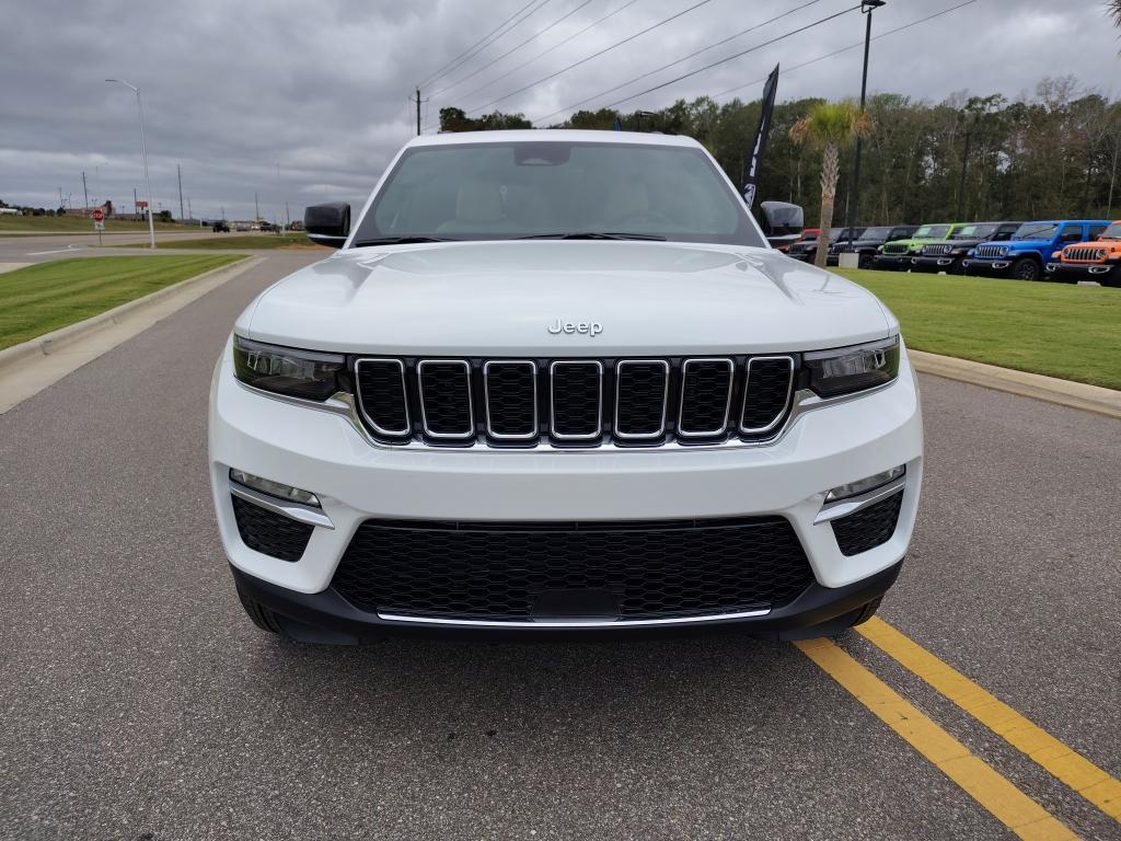 new 2025 Jeep Grand Cherokee car, priced at $41,240