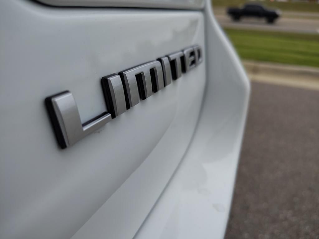 new 2025 Jeep Grand Cherokee car, priced at $41,240