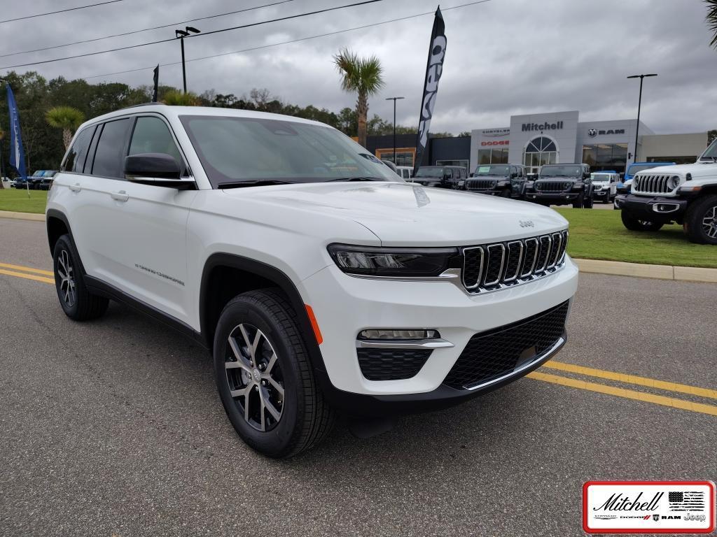 new 2025 Jeep Grand Cherokee car, priced at $41,240