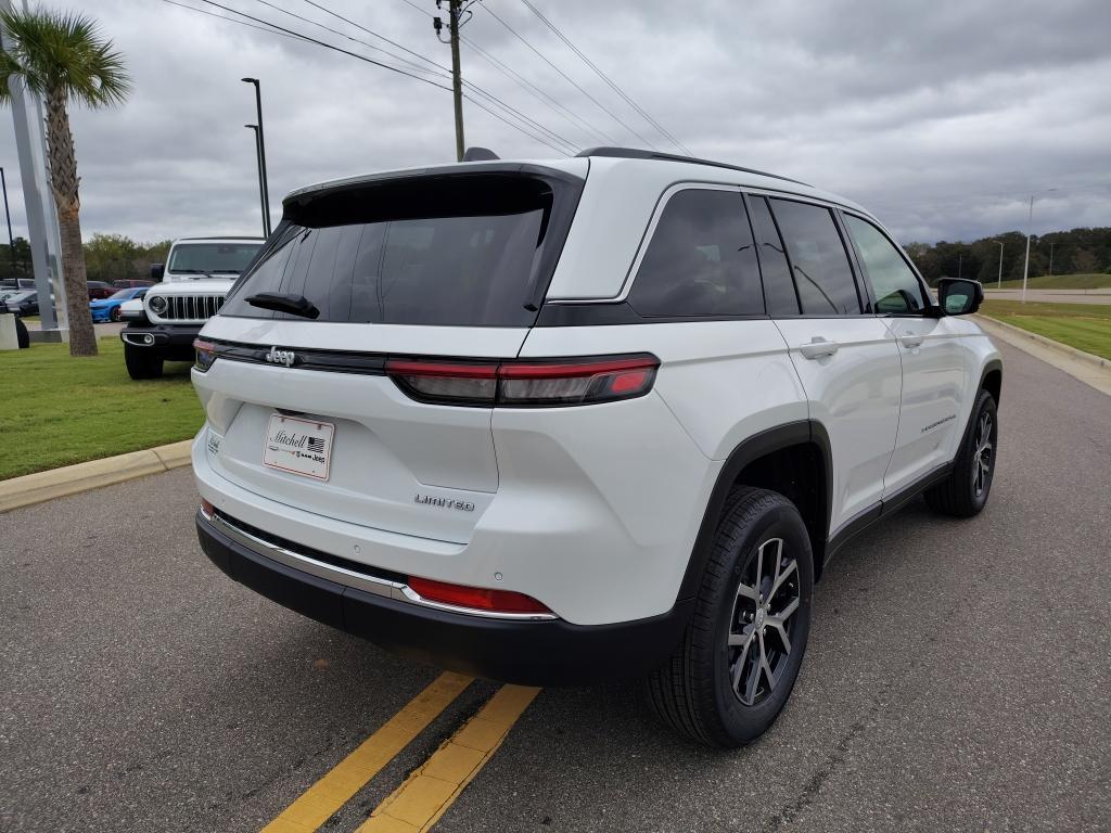 new 2025 Jeep Grand Cherokee car, priced at $41,240