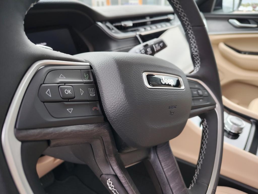 new 2025 Jeep Grand Cherokee car, priced at $41,240