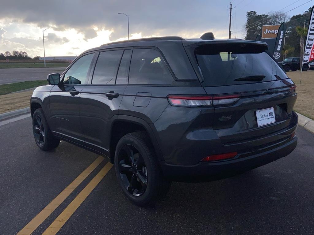 new 2025 Jeep Grand Cherokee car, priced at $48,606