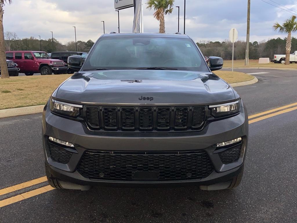 new 2025 Jeep Grand Cherokee car, priced at $48,606