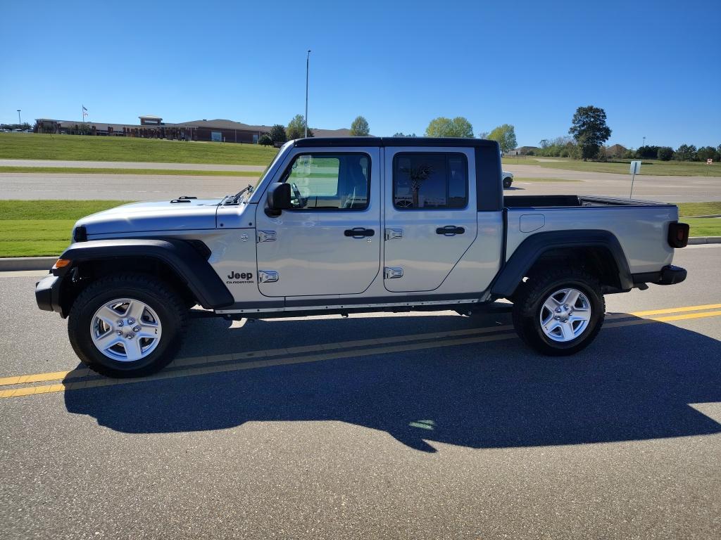 used 2020 Jeep Gladiator car, priced at $28,263