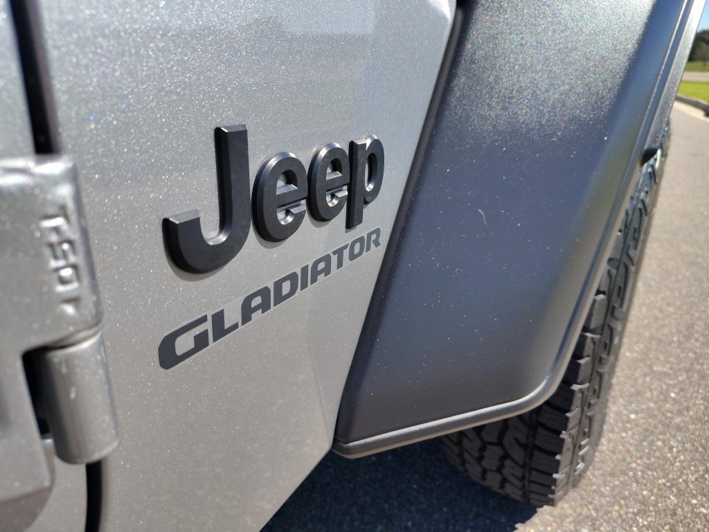 used 2020 Jeep Gladiator car, priced at $28,263