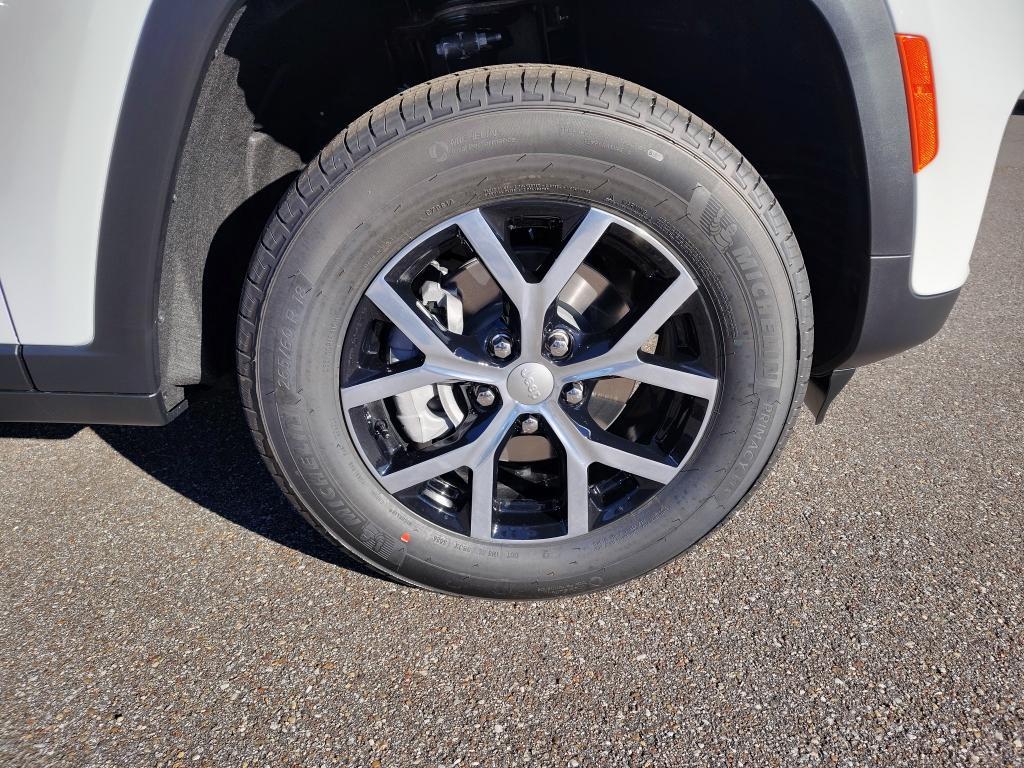 new 2025 Jeep Grand Cherokee car, priced at $41,240