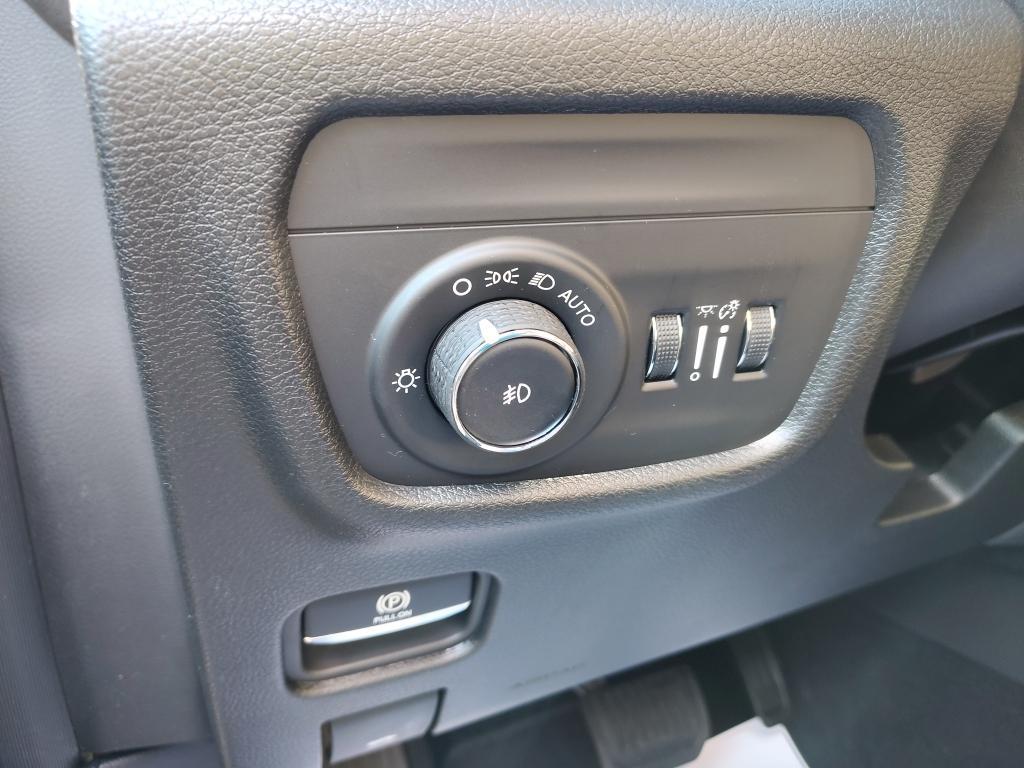 new 2025 Jeep Grand Cherokee car, priced at $41,240