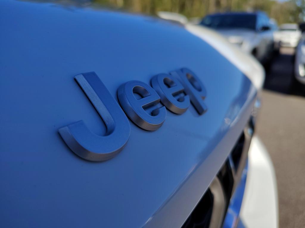 new 2025 Jeep Grand Cherokee car, priced at $41,240