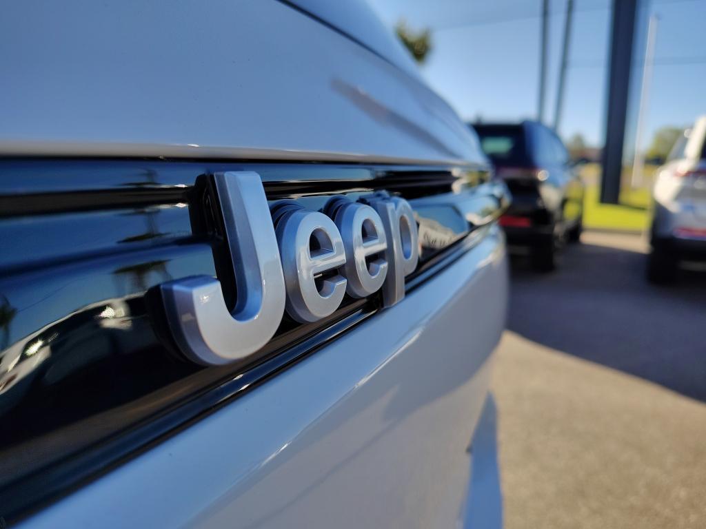 new 2025 Jeep Grand Cherokee car, priced at $41,240