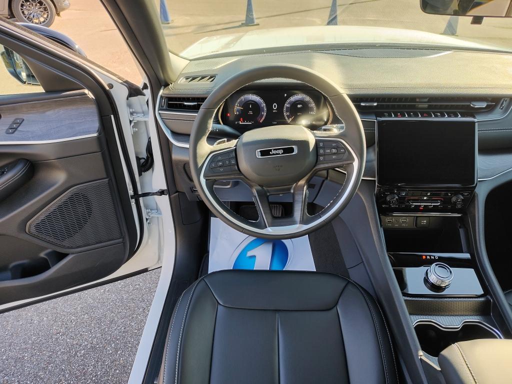 new 2025 Jeep Grand Cherokee car, priced at $41,240