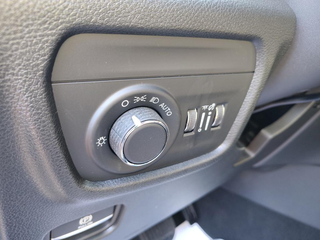 new 2025 Jeep Grand Cherokee car, priced at $36,021