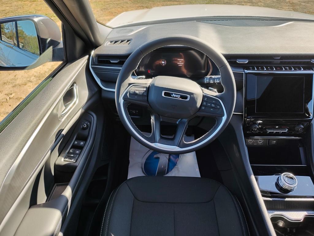 new 2025 Jeep Grand Cherokee car, priced at $36,021