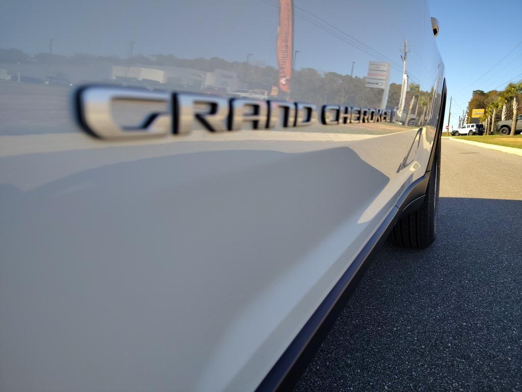 new 2025 Jeep Grand Cherokee car, priced at $36,021