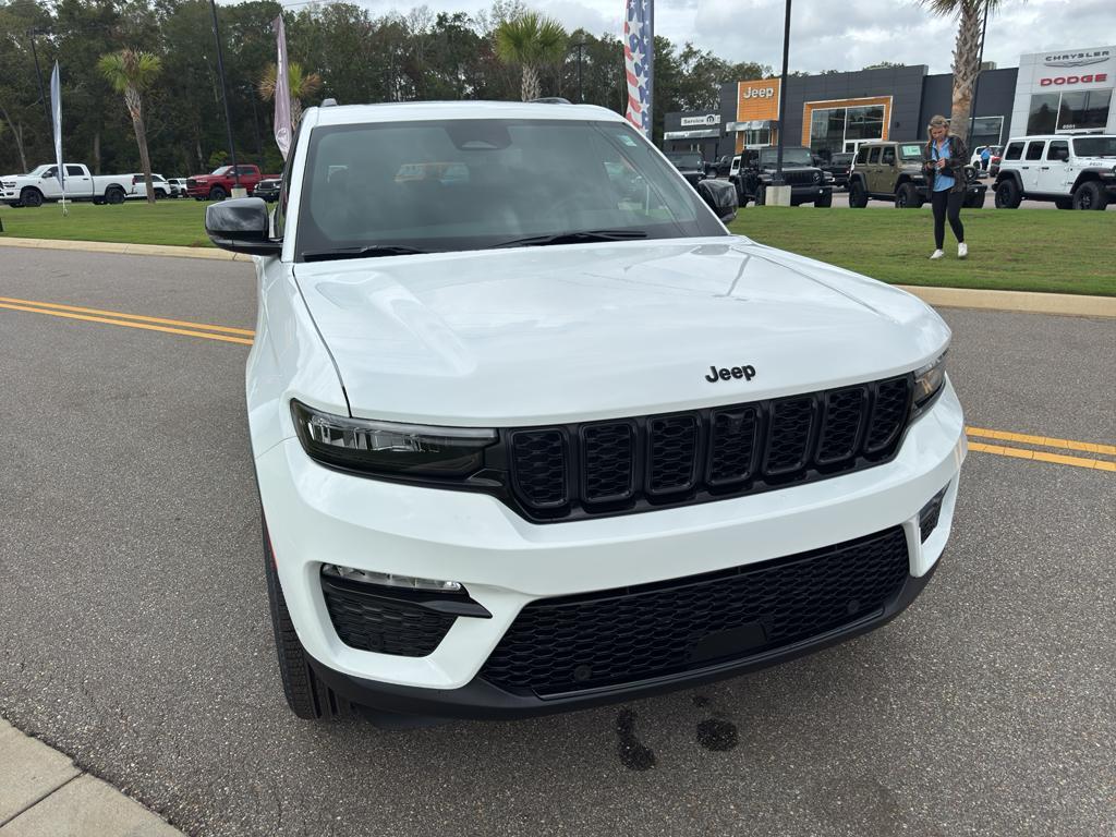 new 2025 Jeep Grand Cherokee car, priced at $47,573