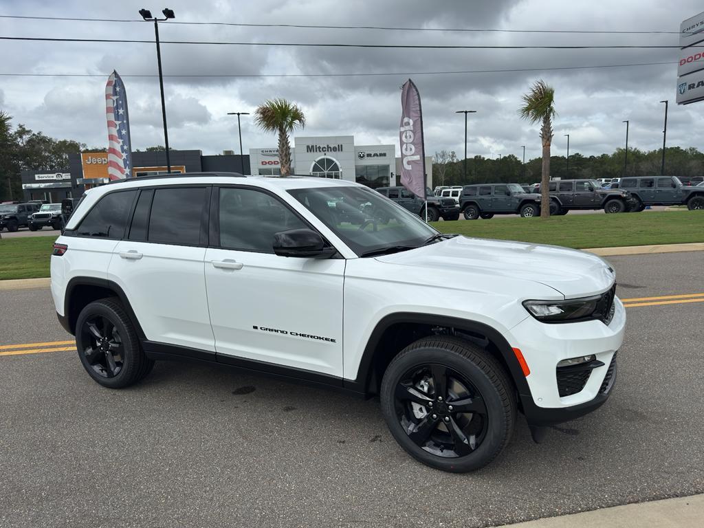 new 2025 Jeep Grand Cherokee car, priced at $47,573