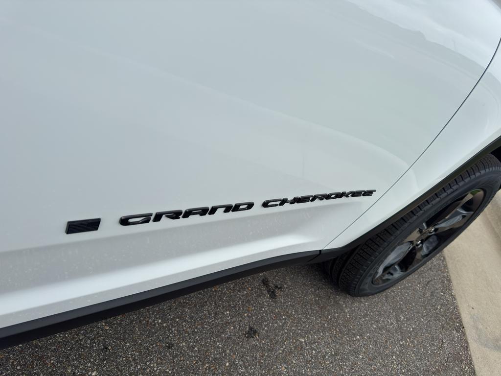 new 2025 Jeep Grand Cherokee car, priced at $47,573