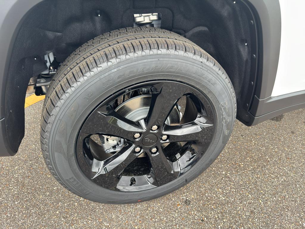 new 2025 Jeep Grand Cherokee car, priced at $47,573