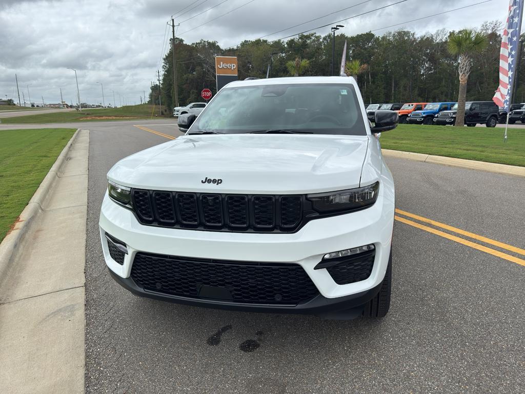 new 2025 Jeep Grand Cherokee car, priced at $47,573