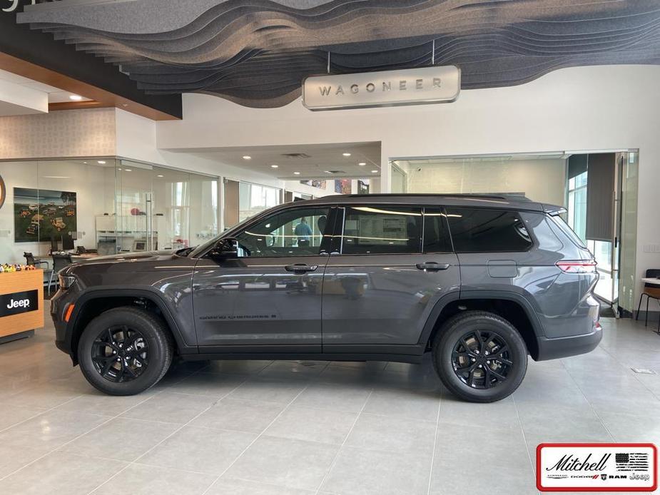 new 2024 Jeep Grand Cherokee L car, priced at $39,694