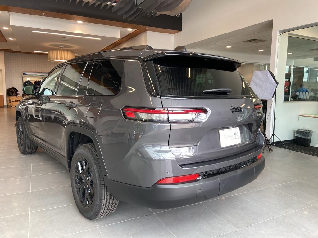 new 2024 Jeep Grand Cherokee L car, priced at $39,694