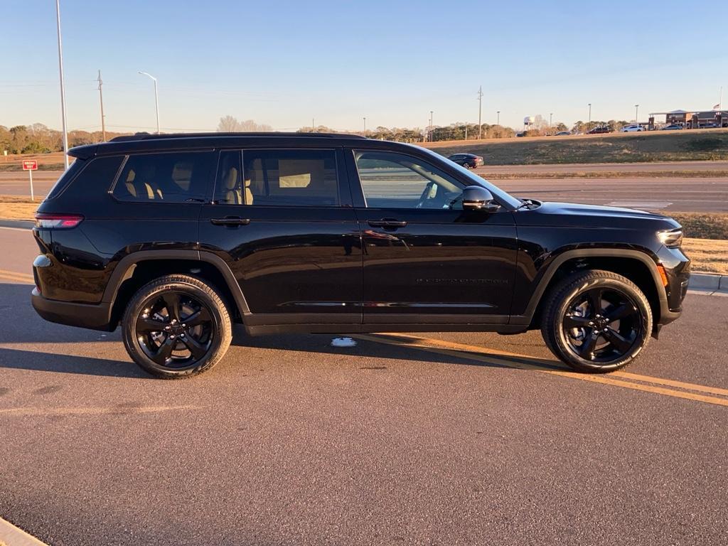 new 2025 Jeep Grand Cherokee L car, priced at $56,055