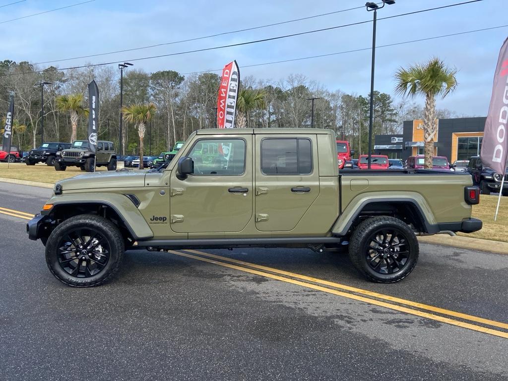 new 2025 Jeep Gladiator car, priced at $42,122