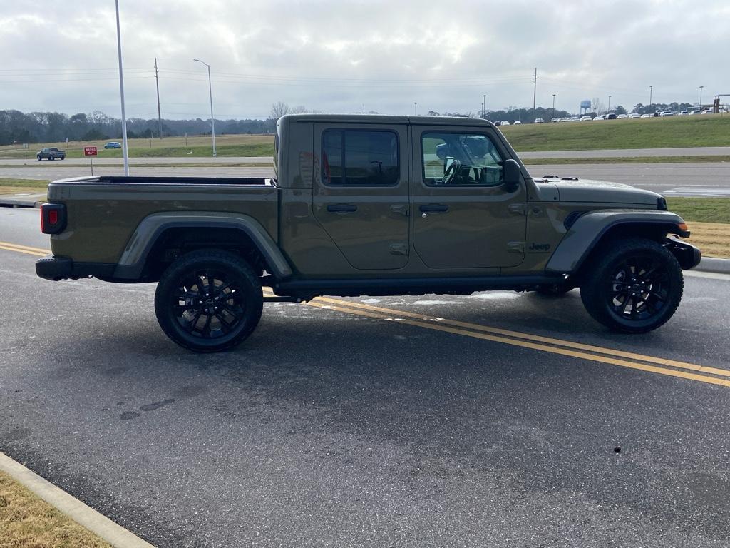 new 2025 Jeep Gladiator car, priced at $42,122