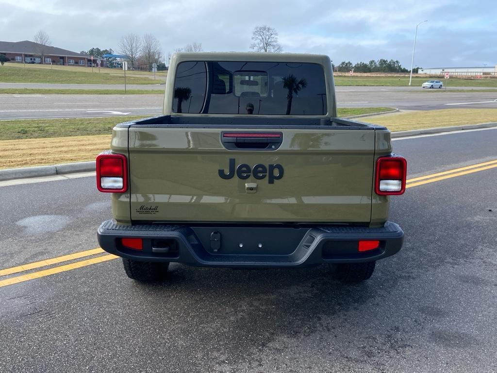 new 2025 Jeep Gladiator car, priced at $42,122