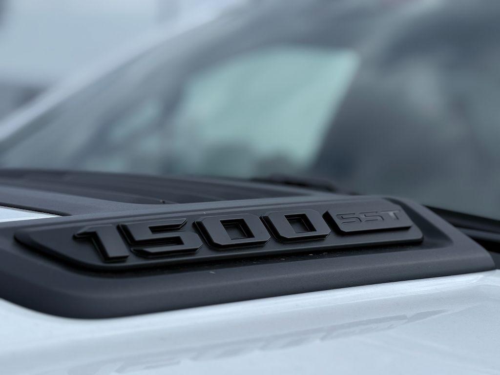 new 2025 Ram 1500 car, priced at $61,667