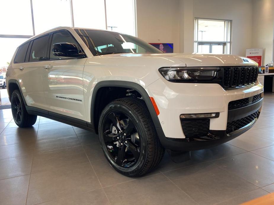 new 2024 Jeep Grand Cherokee L car, priced at $51,270