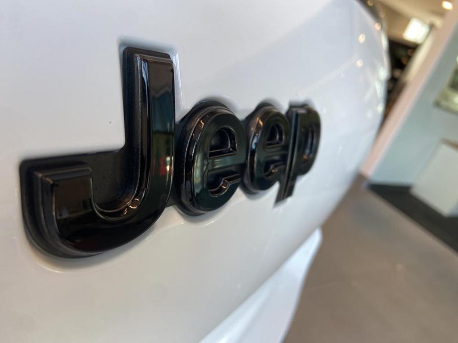 new 2024 Jeep Grand Cherokee L car, priced at $51,270