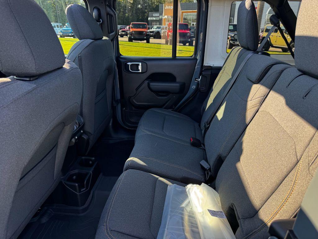 new 2025 Jeep Wrangler car, priced at $49,125