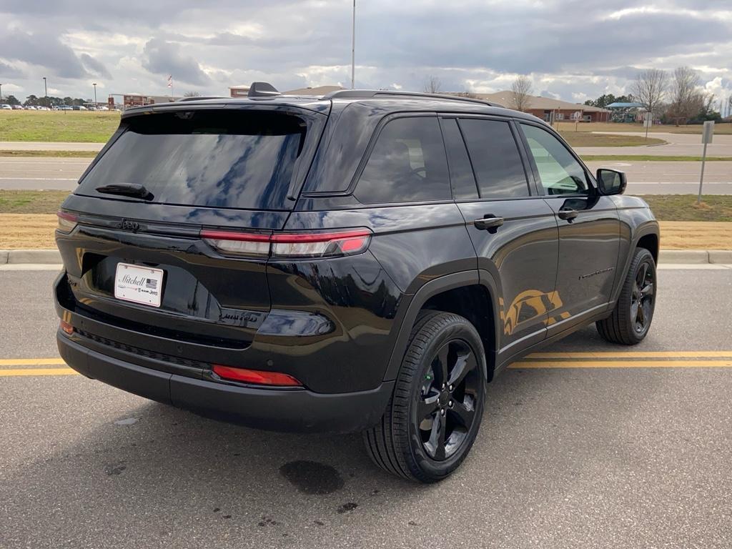 new 2025 Jeep Grand Cherokee car, priced at $50,546