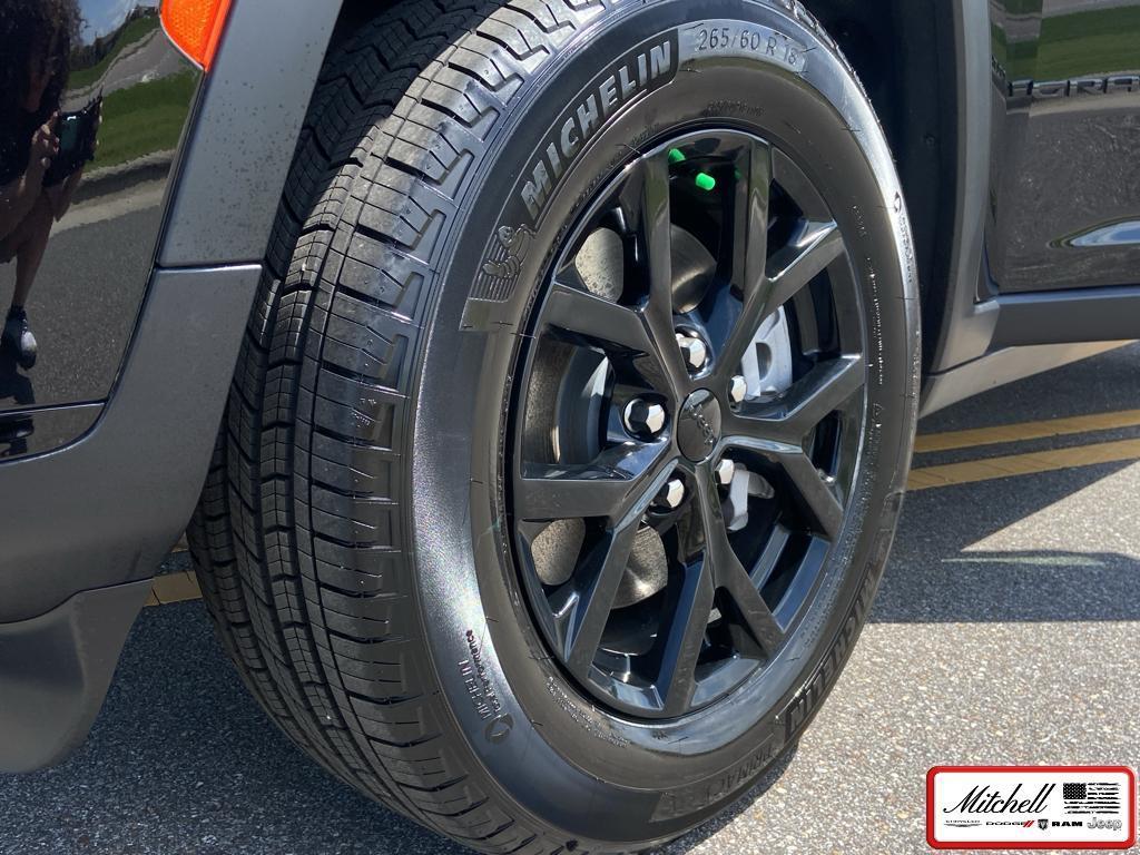 new 2025 Jeep Grand Cherokee L car, priced at $42,748