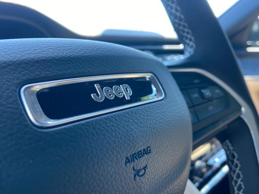 new 2025 Jeep Grand Cherokee L car, priced at $42,211